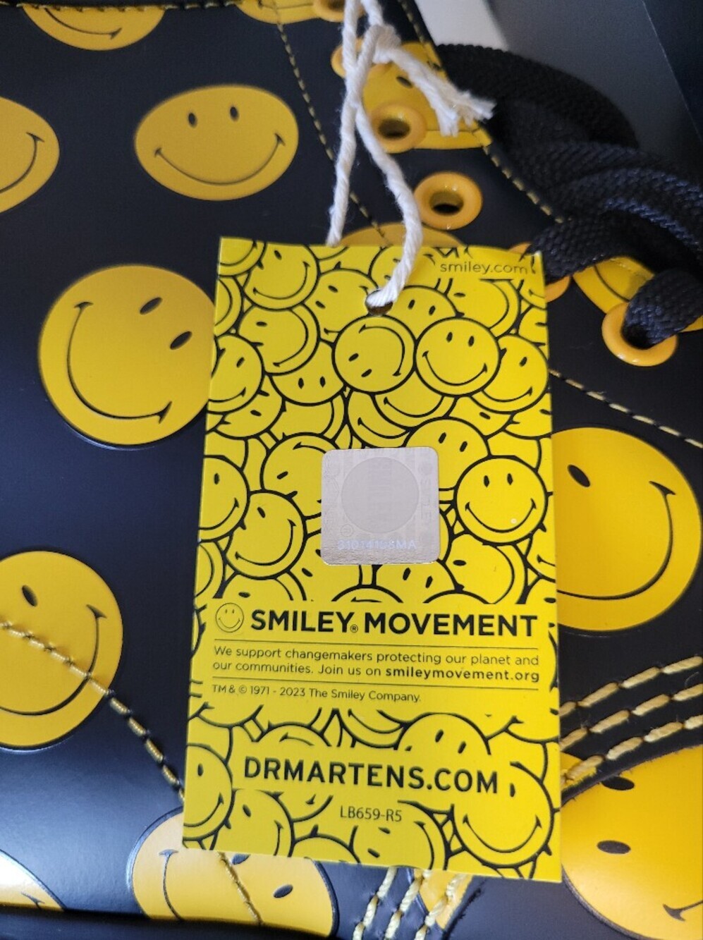 Dr. Martens x Smiley 1460 8-Eye Smooth Leather Lace-Up Boots, BNIB, Size 8 - Picture 10 of 12
